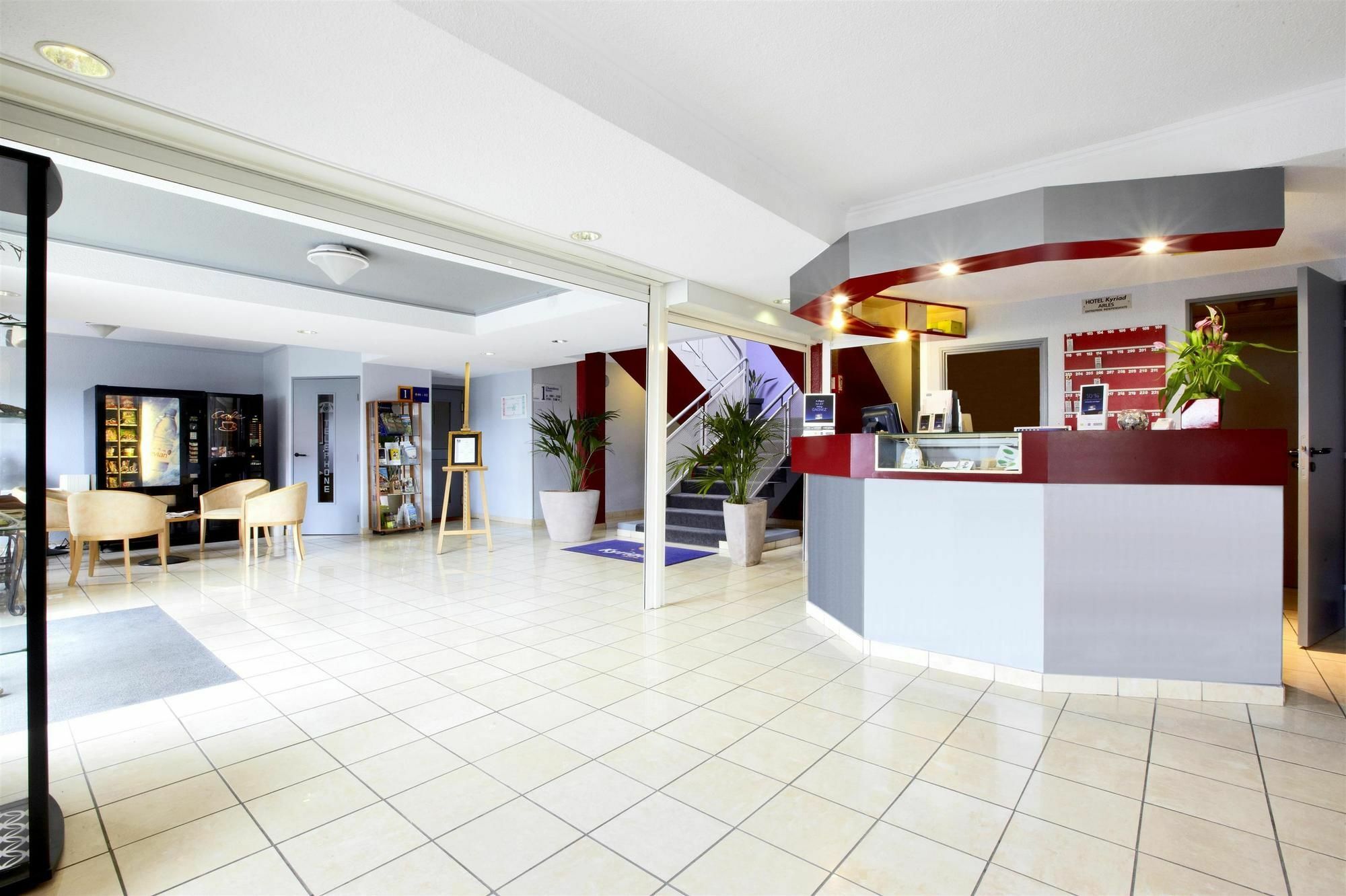 Kyriad Direct Arles Exterior photo